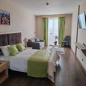 Hotel Puerto Limon Cr